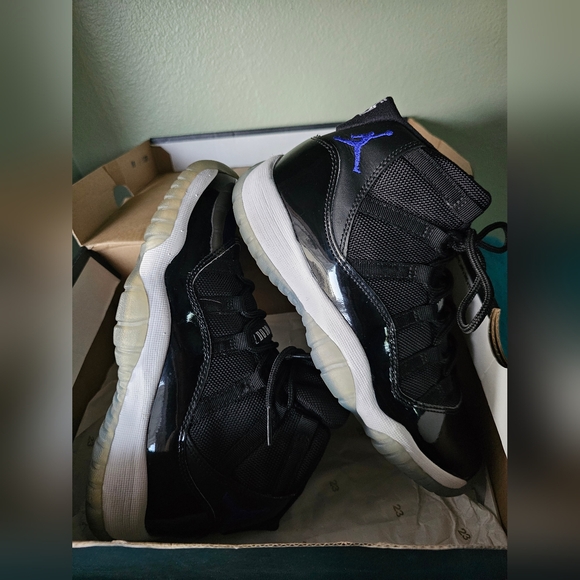 Air Jordan 11 Retro Space Jam (4Y) - Picture 2 of 3